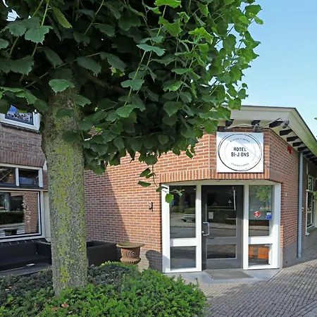 Bi-j Ons Hotel